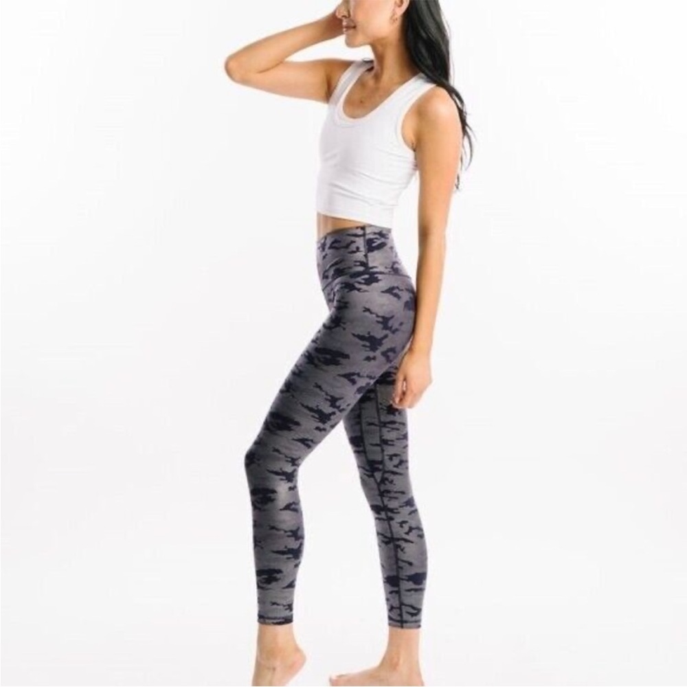 Zyia Active Silver Navy Camo Supreme Hi-Rise 7/8 Leggings Size 8-10